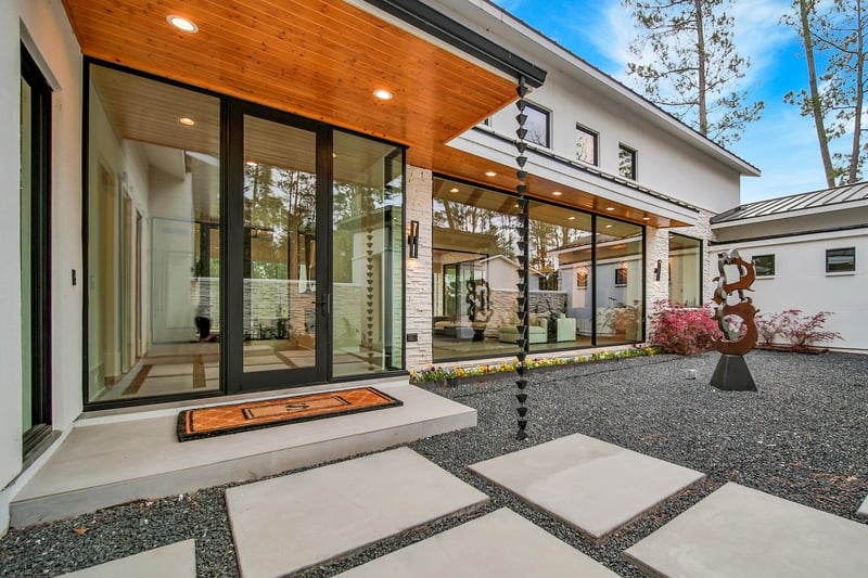 Light-Filled Texas Home preview 3